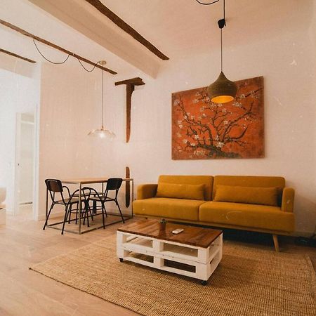 Charming Design Apartment Reina Sofia Madrid Bagian luar foto