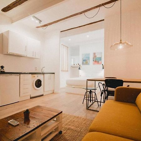 Charming Design Apartment Reina Sofia Madrid Bagian luar foto