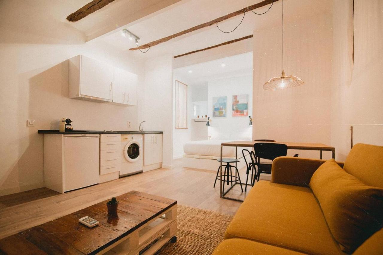 Charming Design Apartment Reina Sofia Madrid Bagian luar foto