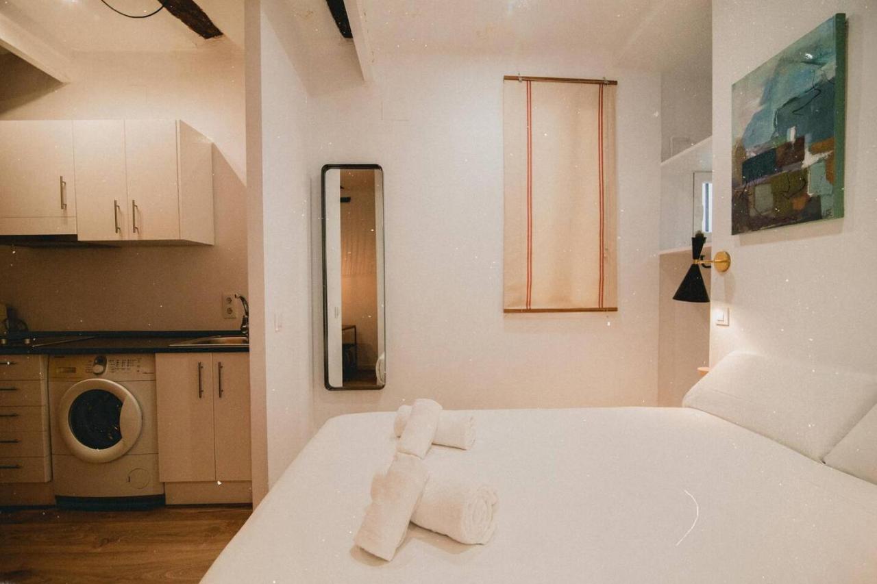 Charming Design Apartment Reina Sofia Madrid Bagian luar foto