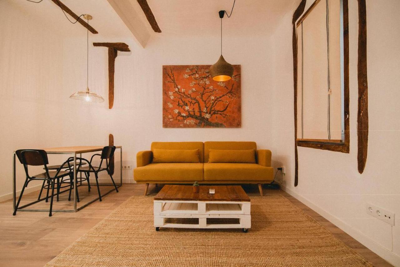 Charming Design Apartment Reina Sofia Madrid Bagian luar foto