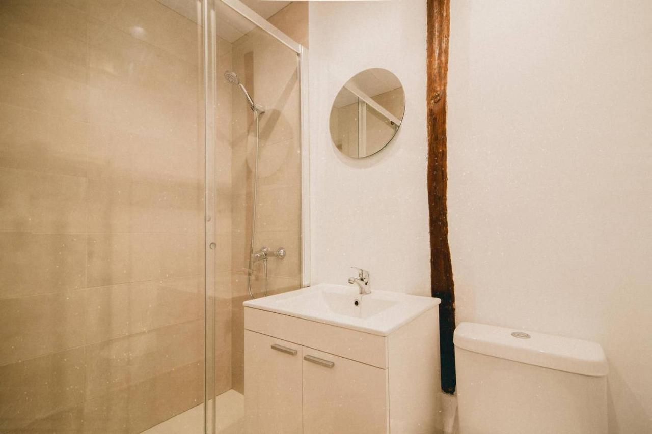 Charming Design Apartment Reina Sofia Madrid Bagian luar foto